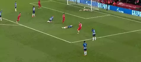 欧冠-萨拉赫进球 蒂亚戈世界波 利物浦2-0夺全胜