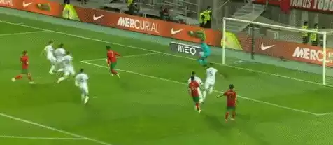 世预赛-C罗失点+终场前双响破纪录 葡萄牙2-1逆转