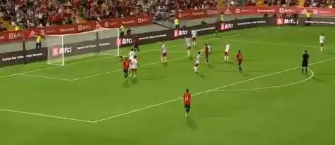 世预赛-索莱尔连场破门 曼城边锋进球 西班牙4-0