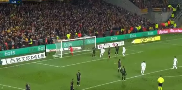 法甲-姆巴佩助攻绝平 梅西中柱 巴黎客场1-1连平