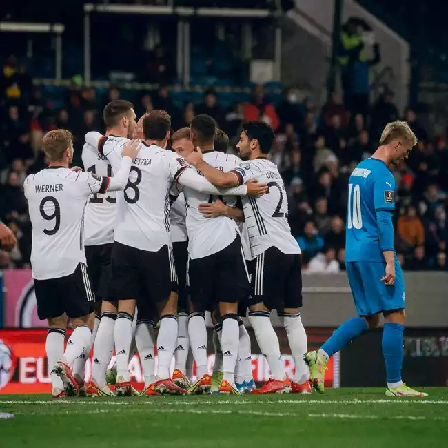 对冰岛7位拜仁球员上场+参与3球   拜仁约等于德国